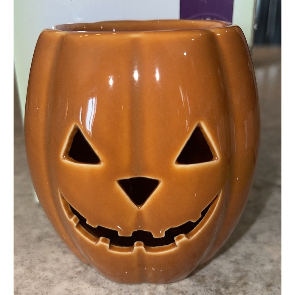 Scentsy Plug In Warmer Jack O'Lantern New In Box Halloween Pumpkin Decoration